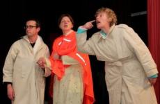 Funérailles d'hiver en répétitions par la troupe du Théâtre du Jeudi
